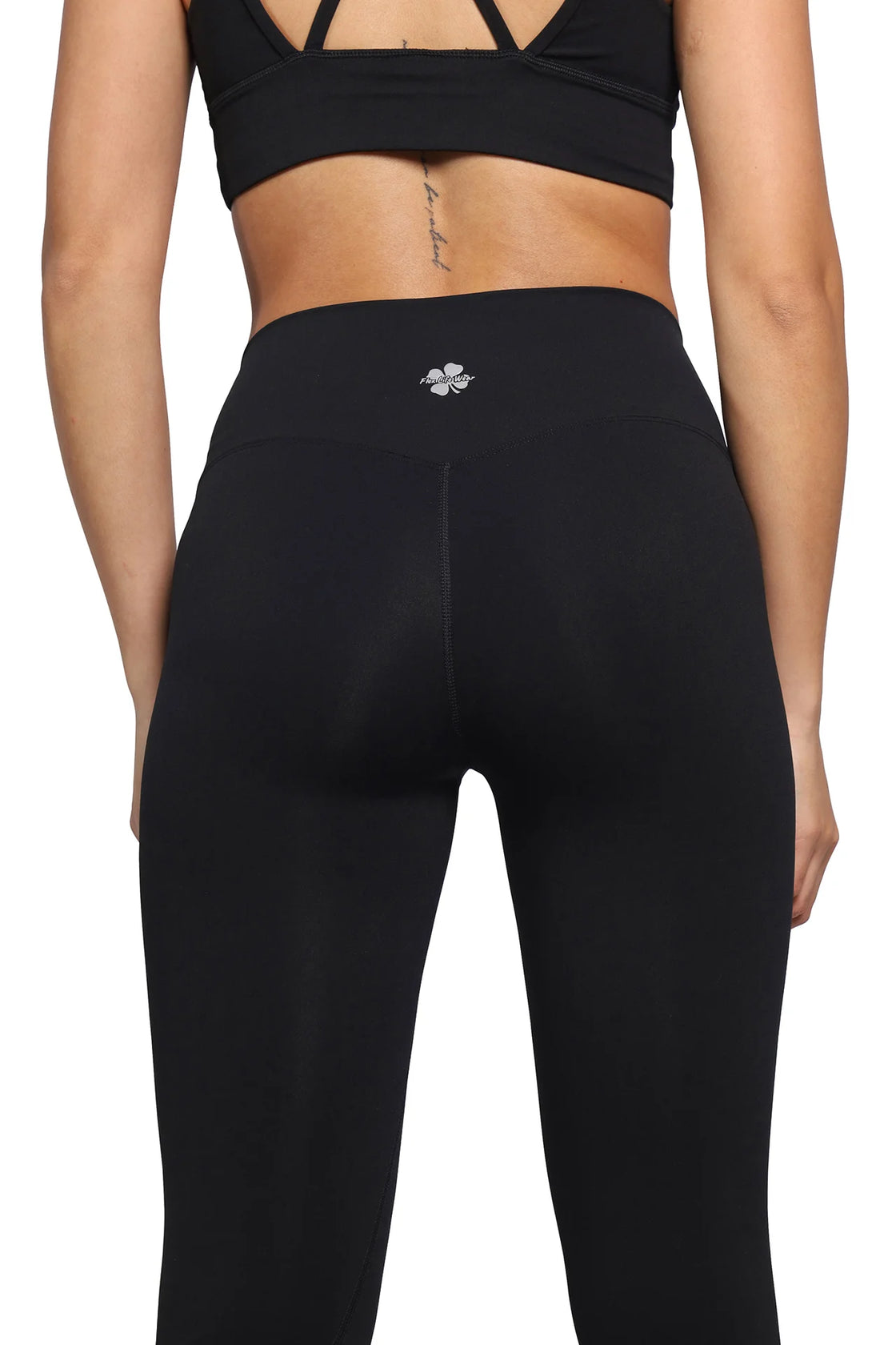 Women leggings in black color