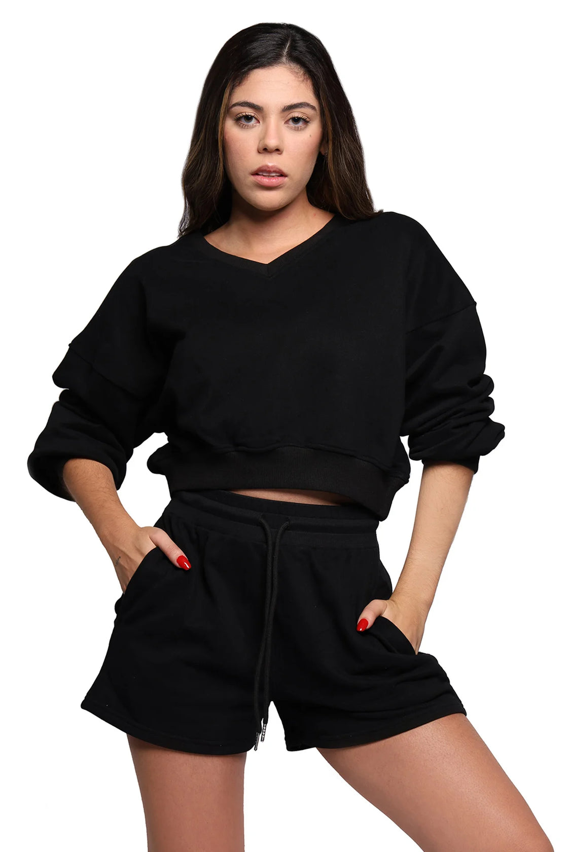 V-Neck pullover in black with shorts