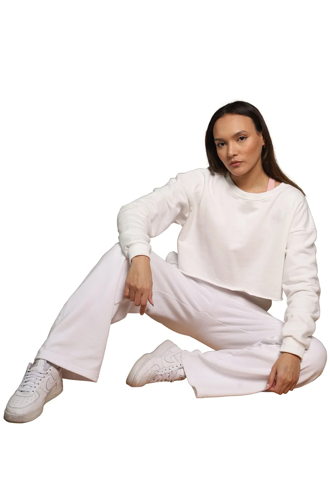 Lounge Set in white, matching sweatpants and cropped sweater